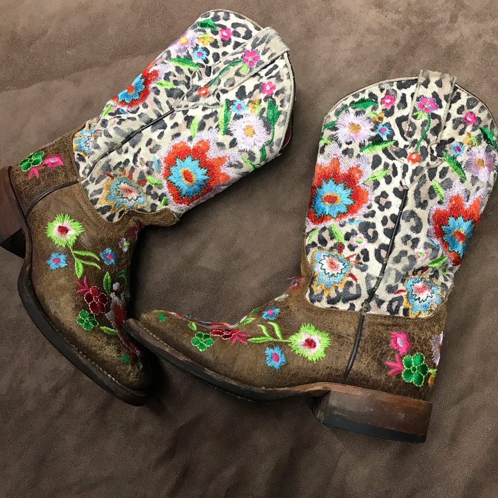 ❌sold❌Macie Bean Western Cowboy Floral Leop. Boots - Picture 2 of 8